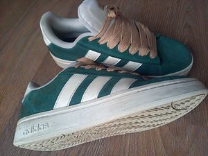 Кроссовки Adidas, р. 41,5 (3 фото из 3)