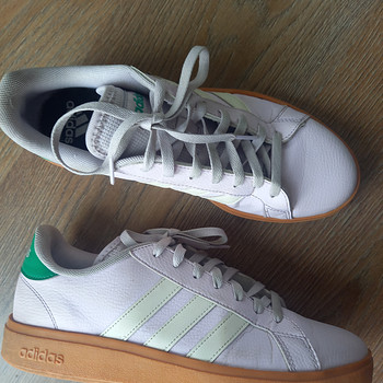 Кроссовки Adidas, р. 41,5