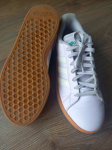 Кроссовки Adidas, р. 41,5 (3 фото из 3)