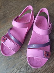 Crocs sandaalid J3 (1 foto / 3)