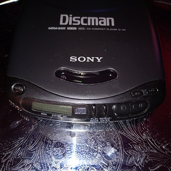 CD pleier "Sony" Discman Mega Bass patareid+ vooluvõrgust.