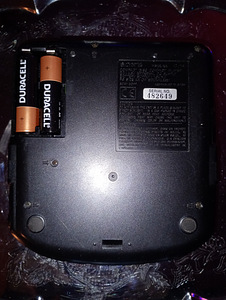 CD pleier "Sony" Discman Mega Bass patareid+ vooluvõrgust. (3 фото из 6)