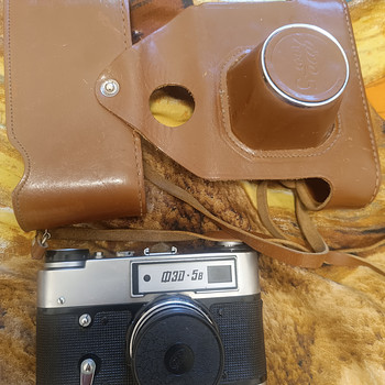 Antiikne fotoaparaat FED-5V
