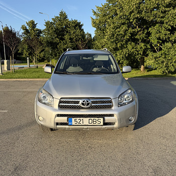 Продам Toyota RAV4