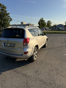 Müüa Toyota RAV4 (5 foto / 10)