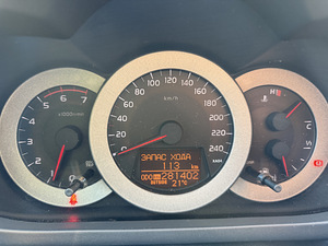 Müüa Toyota RAV4 (10 foto / 10)