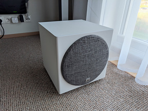 Subwoofer Dali SUB E-9 F + gril (Garantii kuni 10.2027) (1 foto / 5)