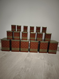 Банки (2 фото из 2)