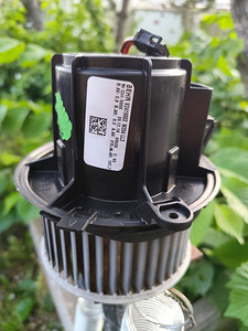 Mercedes E-Class W212 salongi ventilaator (1 foto / 2)