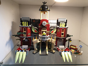 LEGO HIDDEN SIDE 70425: Newbury Haunted High School (2 foto / 3)