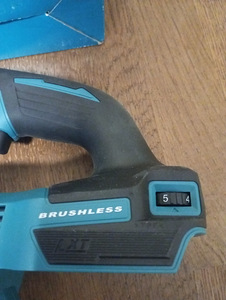 Makita (9 фото из 9)