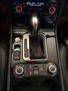 Volkswagen Touareg 3.0 V6 TDI Terrain Tech (15 foto / 15)