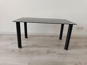 Столик (2 фото из 4)