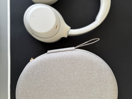 Sony WH-1000XM4