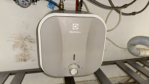 Boiler Electrolux EWH 10 Q-bic U EU (4 foto / 4)