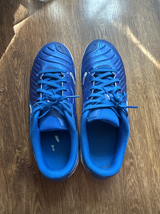 Кроссовки Nike (1 фото из 3)
