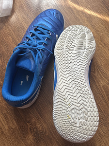 Кроссовки Nike (3 фото из 3)