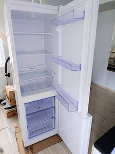 БЕСПЛАТНО Холодильник Beko RCSA270K30W — термостат требует ремонта (2 фото из 6)