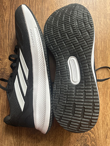 Adidas tossud (3 foto / 3)