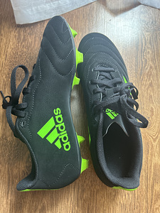 Adidas jalgpallijalatsid (2 foto / 3)