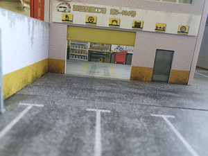 Новая диорама MoreArt 1:64 Garage с подсветкой (3 фото из 9)