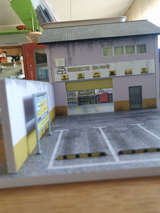 Новая диорама MoreArt 1:64 Garage с подсветкой (5 фото из 9)
