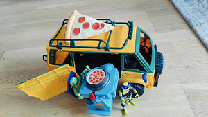 Ninja turtles pizza auto +2 tegelast (1 foto / 1)