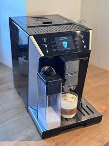 Täisautomaatne kohvimasin Delonghi PrimaDonna Class (1 foto / 3)