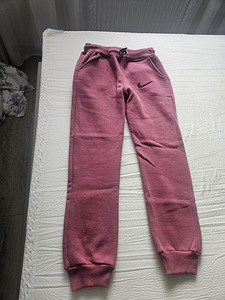 Штаны NIKE р. 146 см (1 фото из 2)