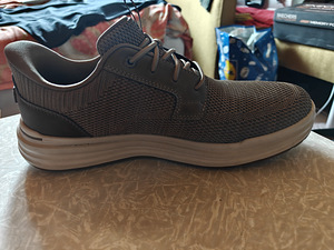 SKECHERS (3 фото из 5)