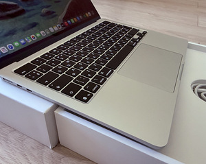 Apple Macbook Air 13 M2 8/512GB ENG/RUS, как новый! Батарея (3 фото из 8)