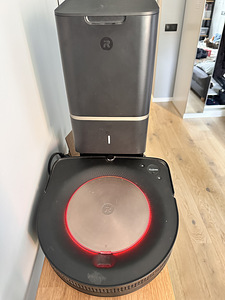 IRobot Roomba s9+ с функцией самоочистки (1 фото из 6)