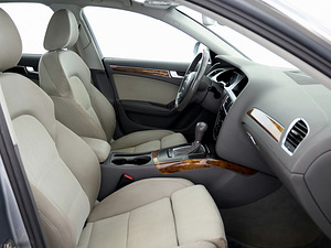 Audi A4 Comfortline ATM 2.0 TDI 105kW (6 foto / 7)