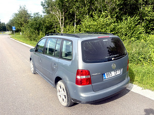 Volkswagen Touran (2 foto / 10)