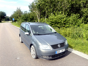 Volkswagen Touran (3 foto / 10)