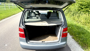 Volkswagen Touran (6 foto / 10)