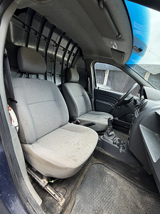 Dacia Logan 2012 (5 фото из 8)