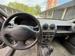 Dacia Logan 2012 (7 фото из 8)