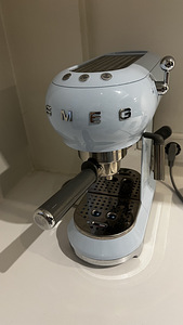 Stiilne Smeg retro-stiilis espressomasin (helesinine) (3 foto / 3)