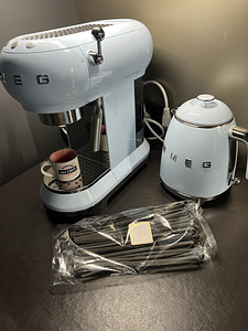 Stiilne Smeg retro-stiilis espressomasin (helesinine) (1 foto / 3)
