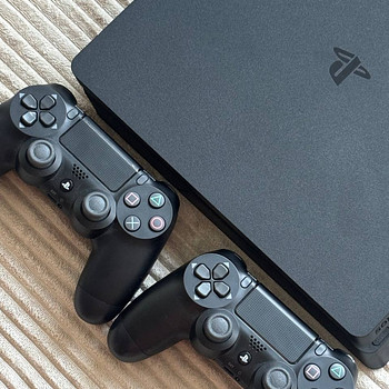 PlayStation 4 Slim 500 GB + 2 pulti