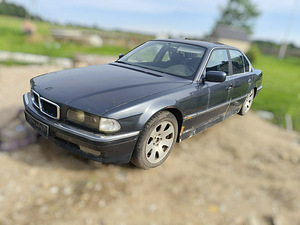 E38 728i manuaal varuosad. (1 foto / 3)