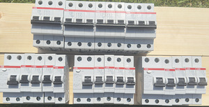 Автоматические выключатели ABB (1 фото из 1)