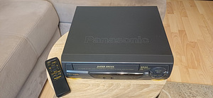 Видеомагнитофон Panasonic NV-SR50 + оригинальный пульт (2 фото из 2)