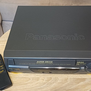 Panasonic NV-SR50 VHS videomakk + originaalpult
