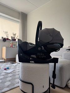 Cybex Cloud Z2 i-Size (45–87 см) + Base Z2 ISOFIX–360° + зер (1 фото из 6)