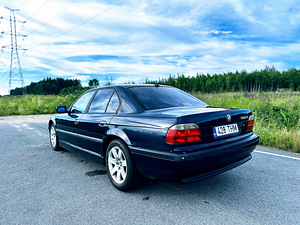 BMW E38 740d V8 180 kW 07/2001 (2 foto / 7)