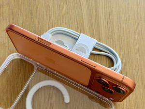 Apple iPhone 17 Pro Max Orange 256GB в хорошем состоянии! Гарантия (3 фото из 10)