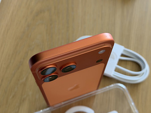 Apple iPhone 17 Pro Max Orange 256GB в хорошем состоянии! Гарантия (4 фото из 10)