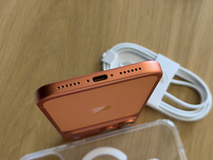 Apple iPhone 17 Pro Max Orange 256GB в хорошем состоянии! Гарантия (5 фото из 10)